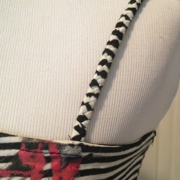 Rue 21 one shoulder top - Picture 3 of 4